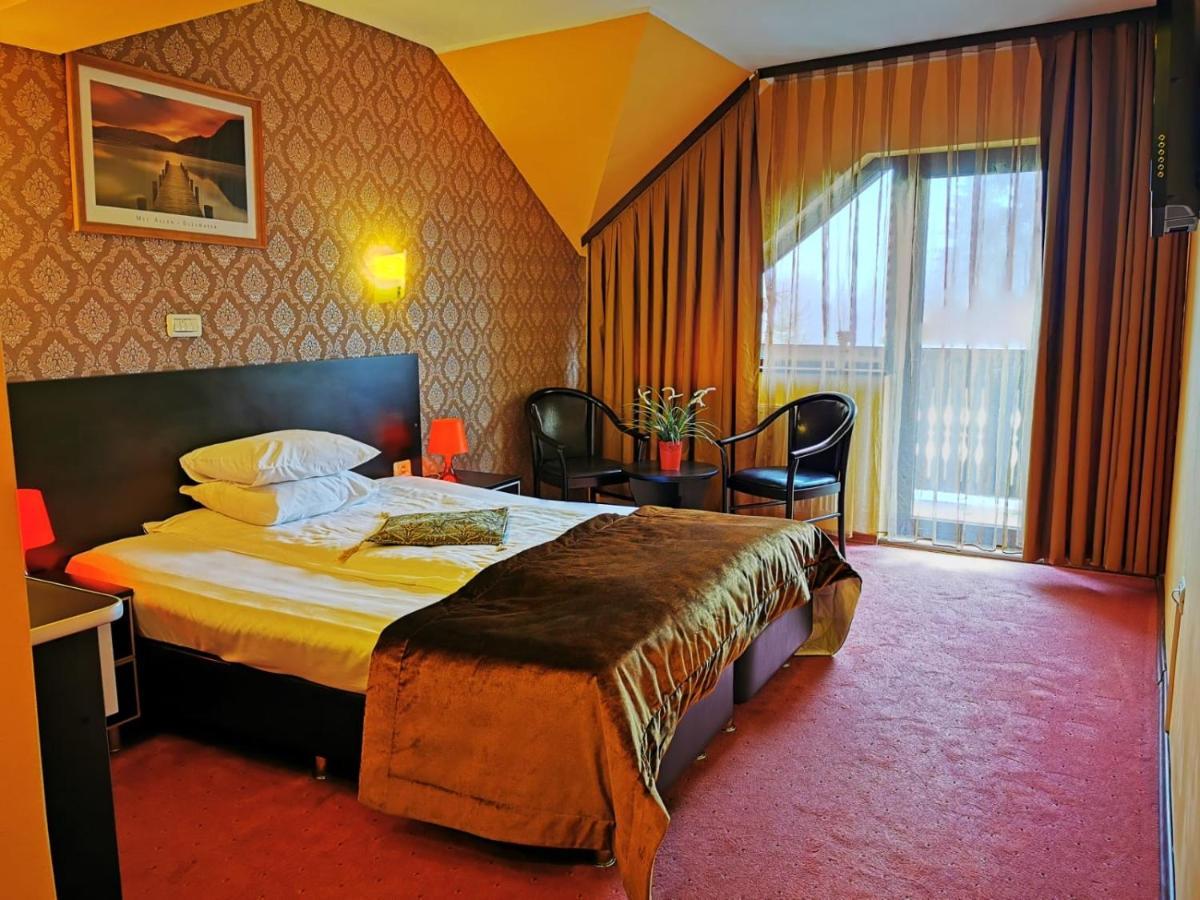 Carpatic Hotel Predeal Exterior photo